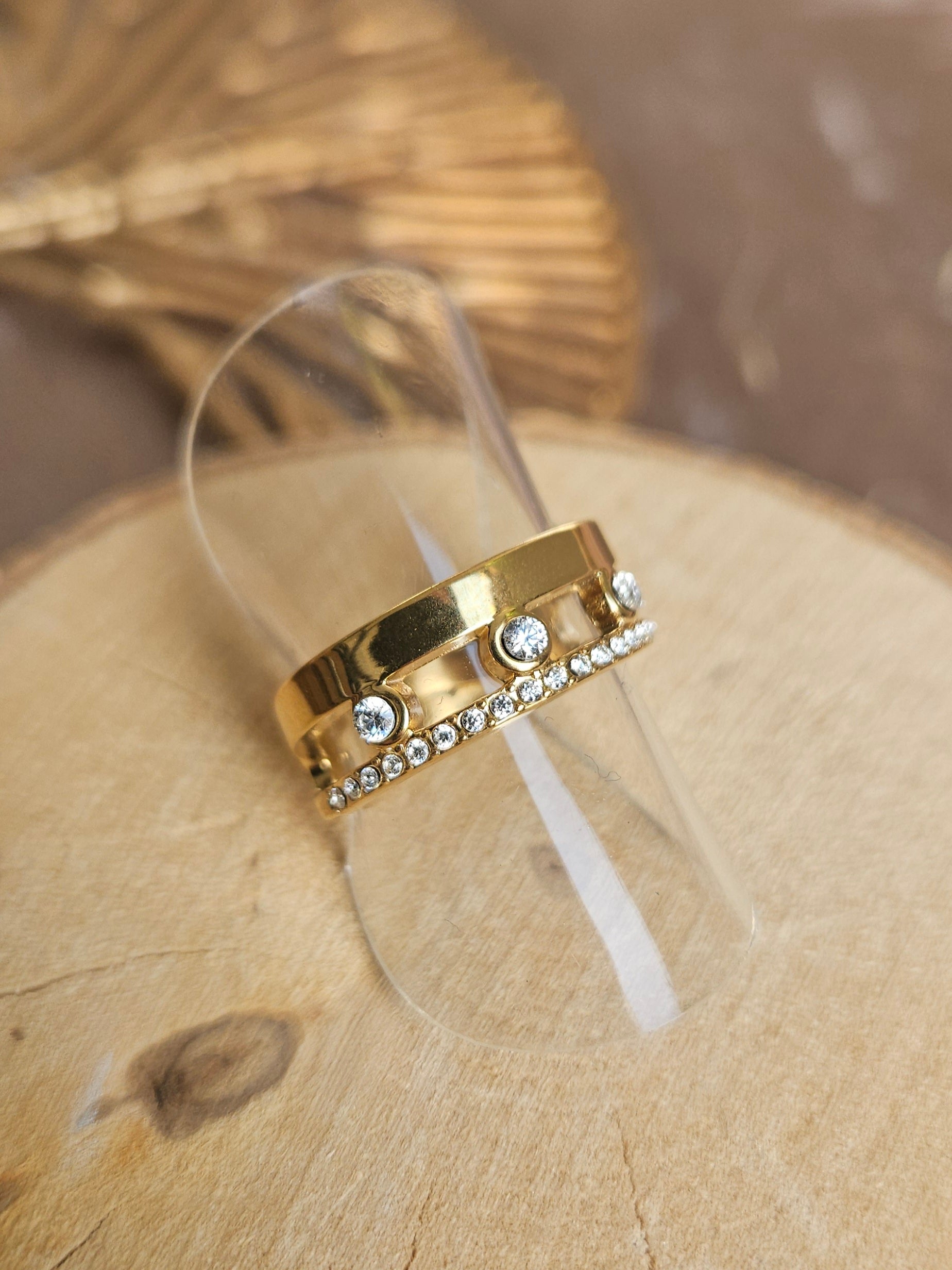 Anillo Acero triple piedra strass