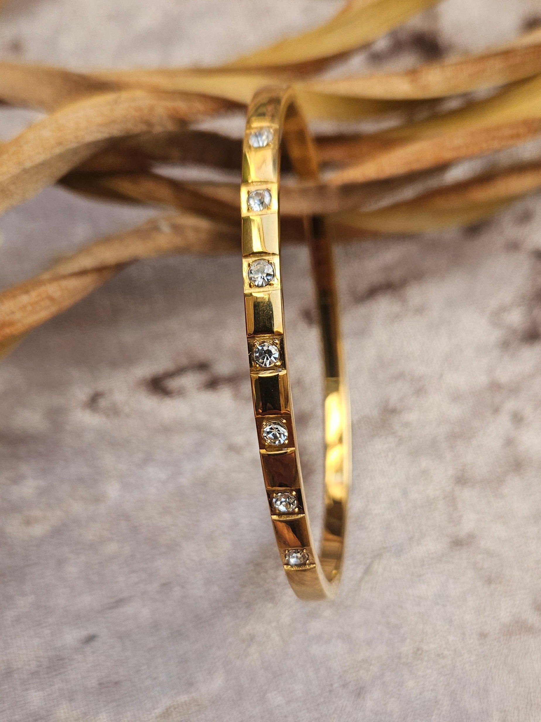 Brazalete Acero Rígido Piedras Cuadradas